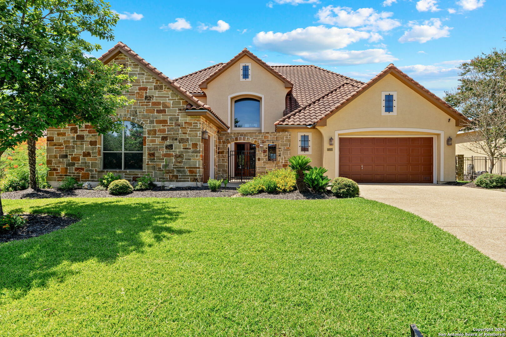 Property Photo: 25011 Fairway Spgs TX 78260