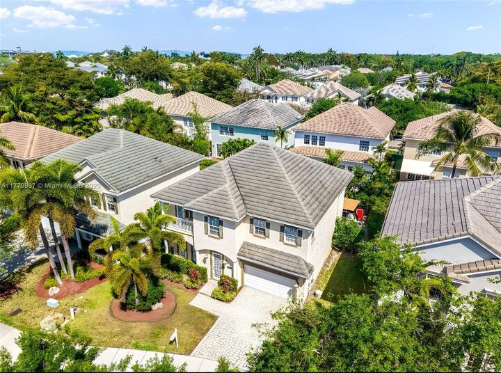 Property Photo: 1307 SW 23rd Ct FL 33315