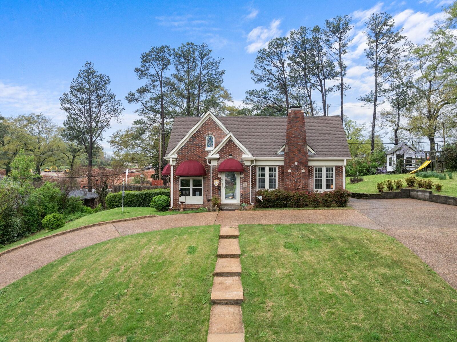Property Photo:  620 Riverview Dr  AL 35630 - FLORENCE 