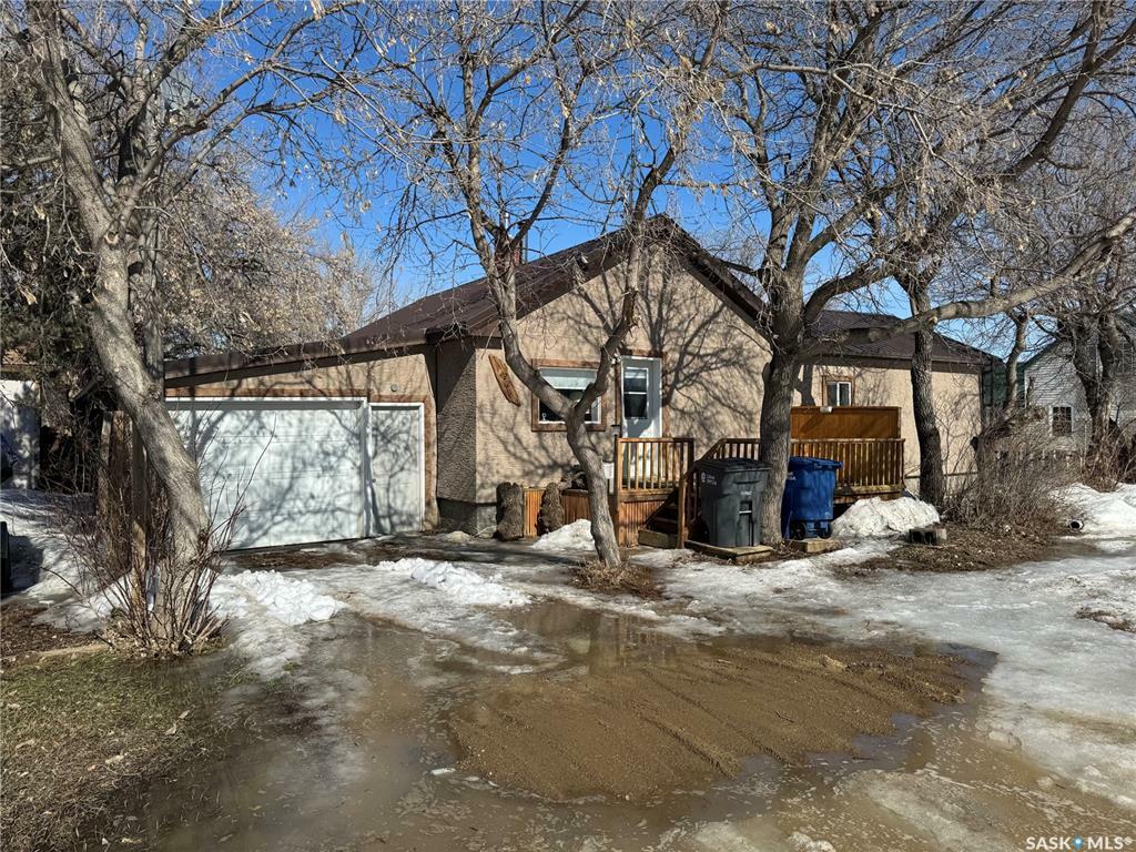 Property Photo: 221 2nd Street SK S0G 3C0