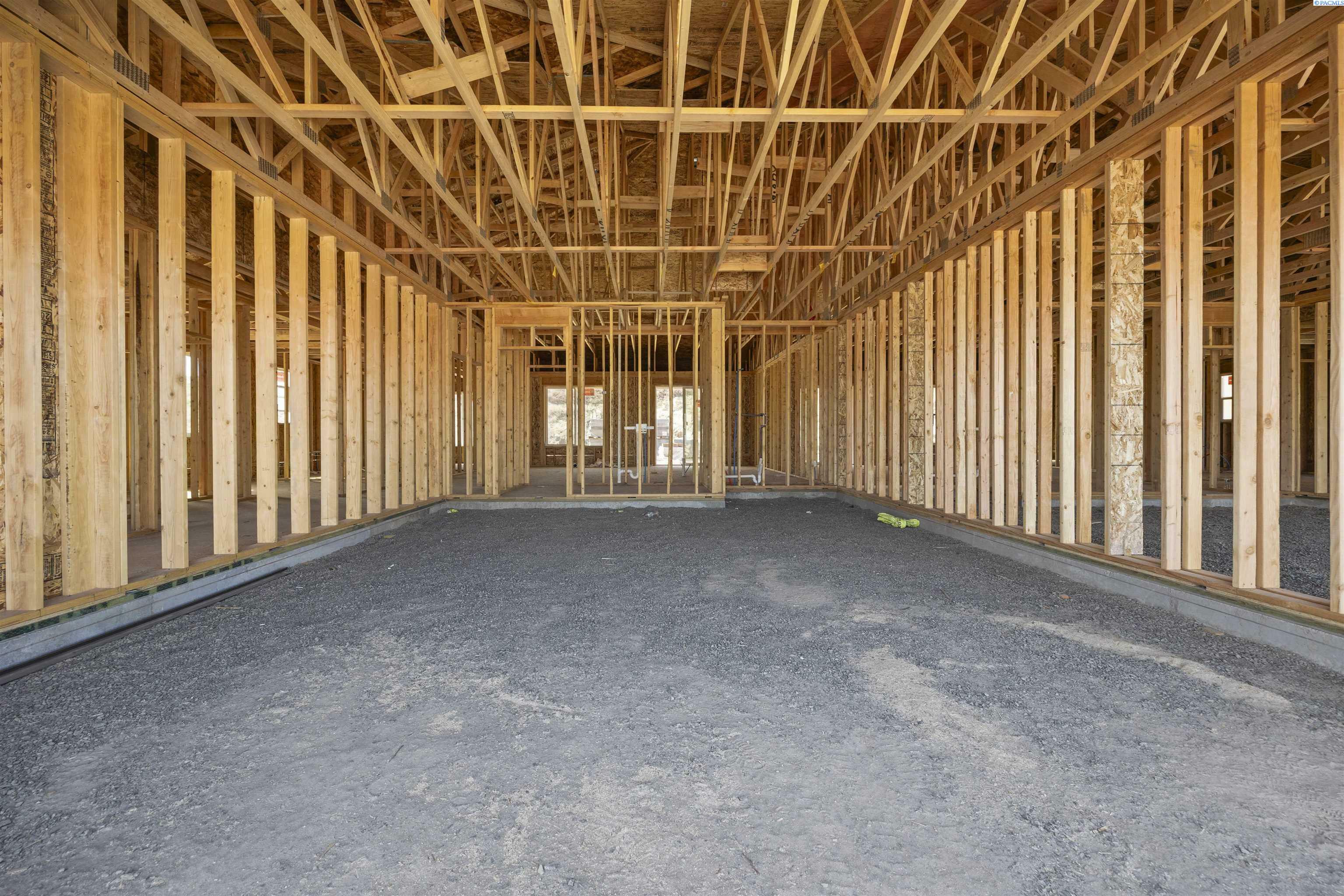 Property Photo: 3733 Nuthatch St WA 99352