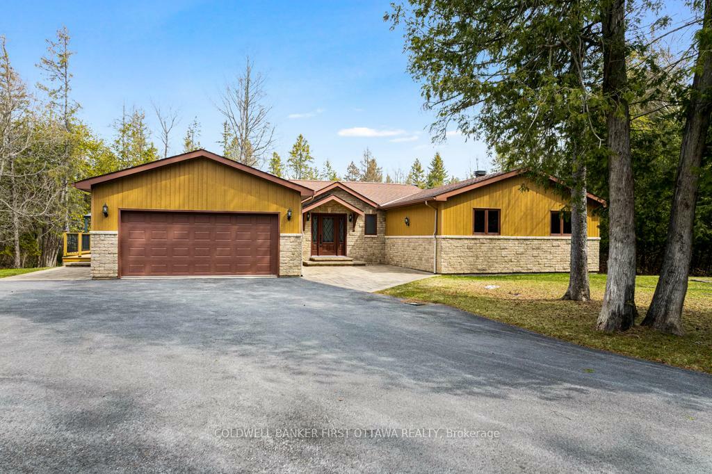 Photo de la propriété: 206 Deerwood Drive ON K0A 2H0