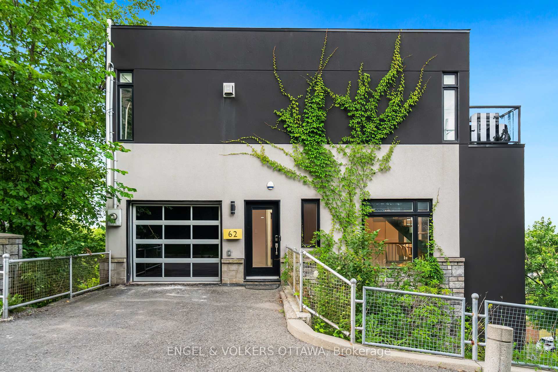 Photo de la propriété: 62 Upper Lorne Place ON K1R 7G9