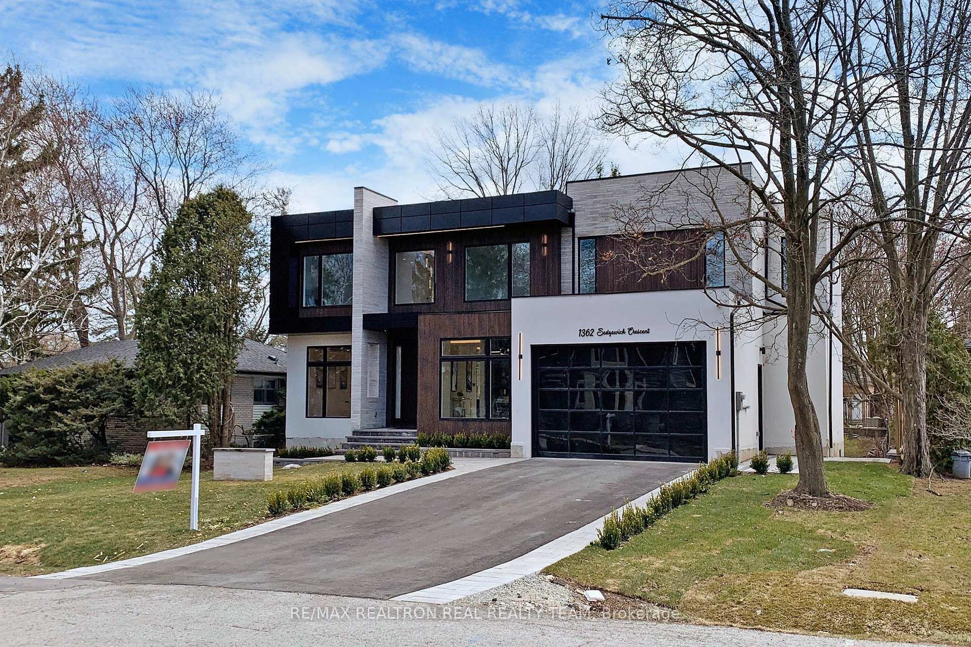 Property Photo: 1362 Sedgewick Crescent ON L6L 1X8