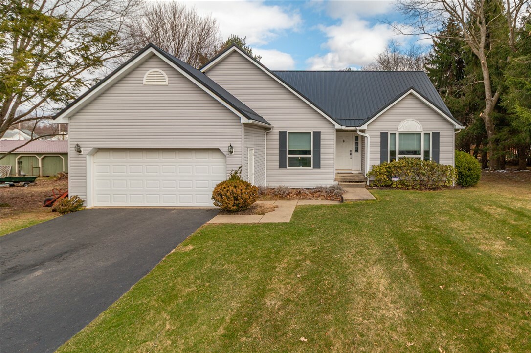 Property Photo: 503 Hemlock Trail PA 16127