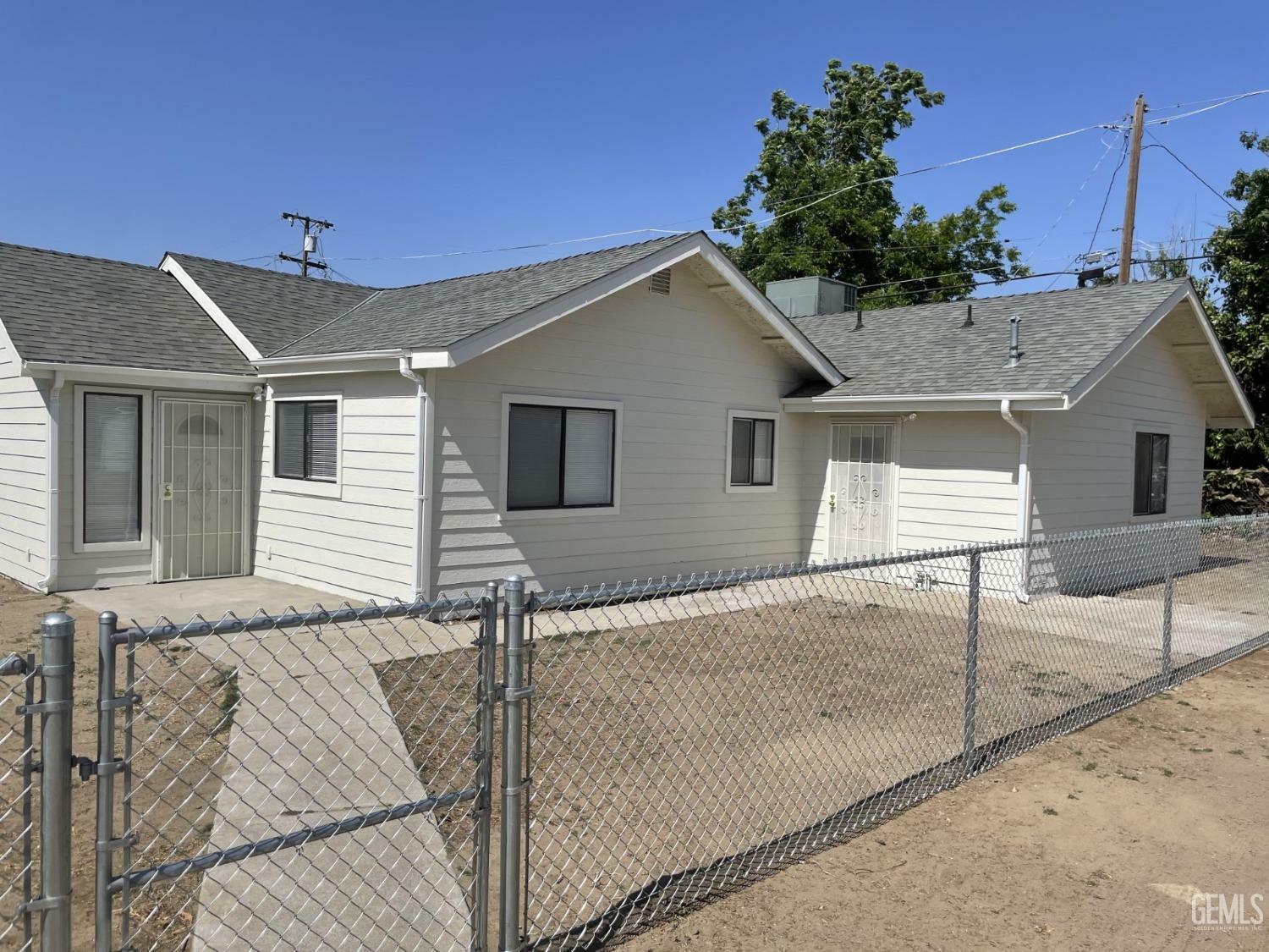 Property Photo: 620 Huskey Drive CA 93308