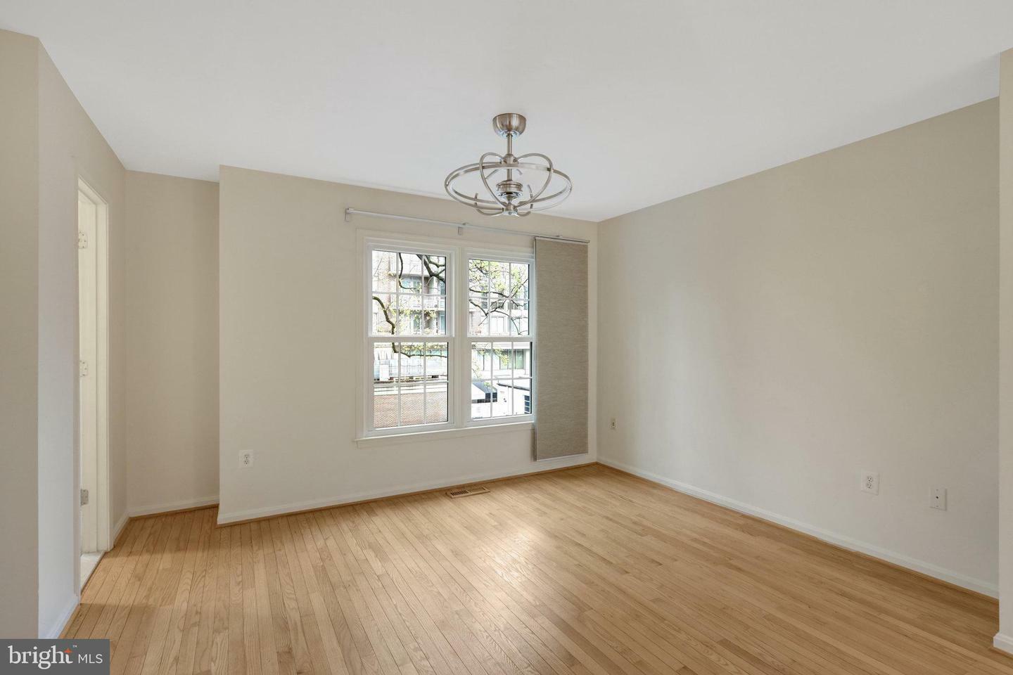 Property Photo: 107 Rees Place VA 22046