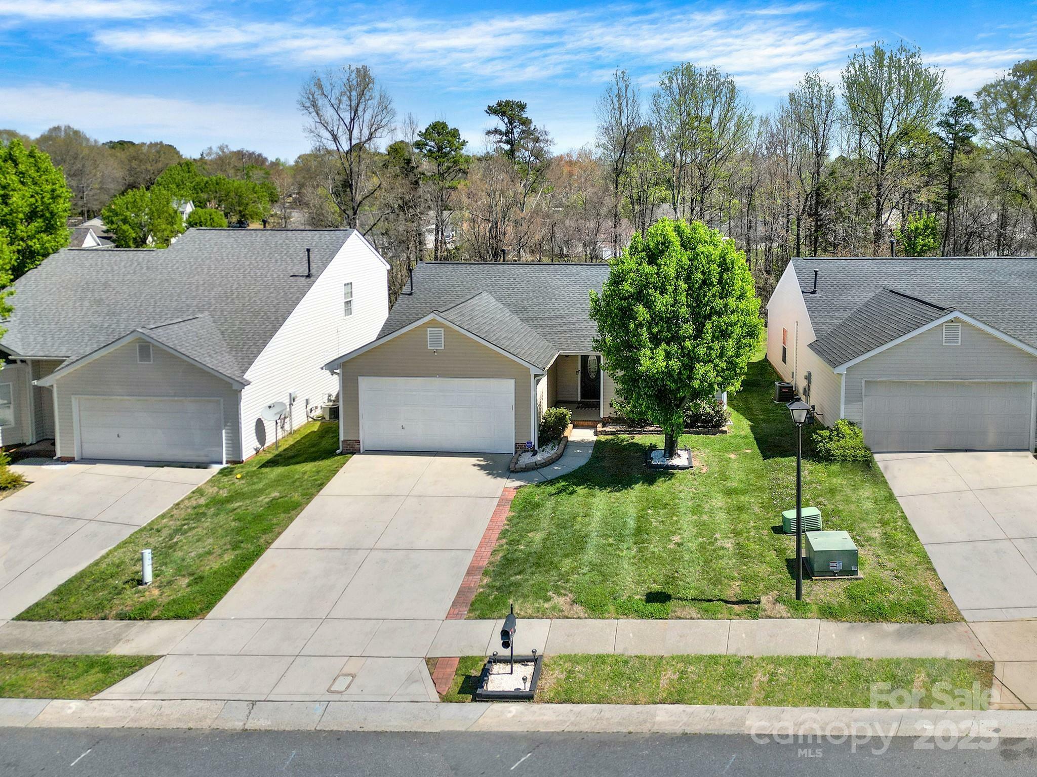 Property Photo: 9209 Tibble Creek Way NC 28227