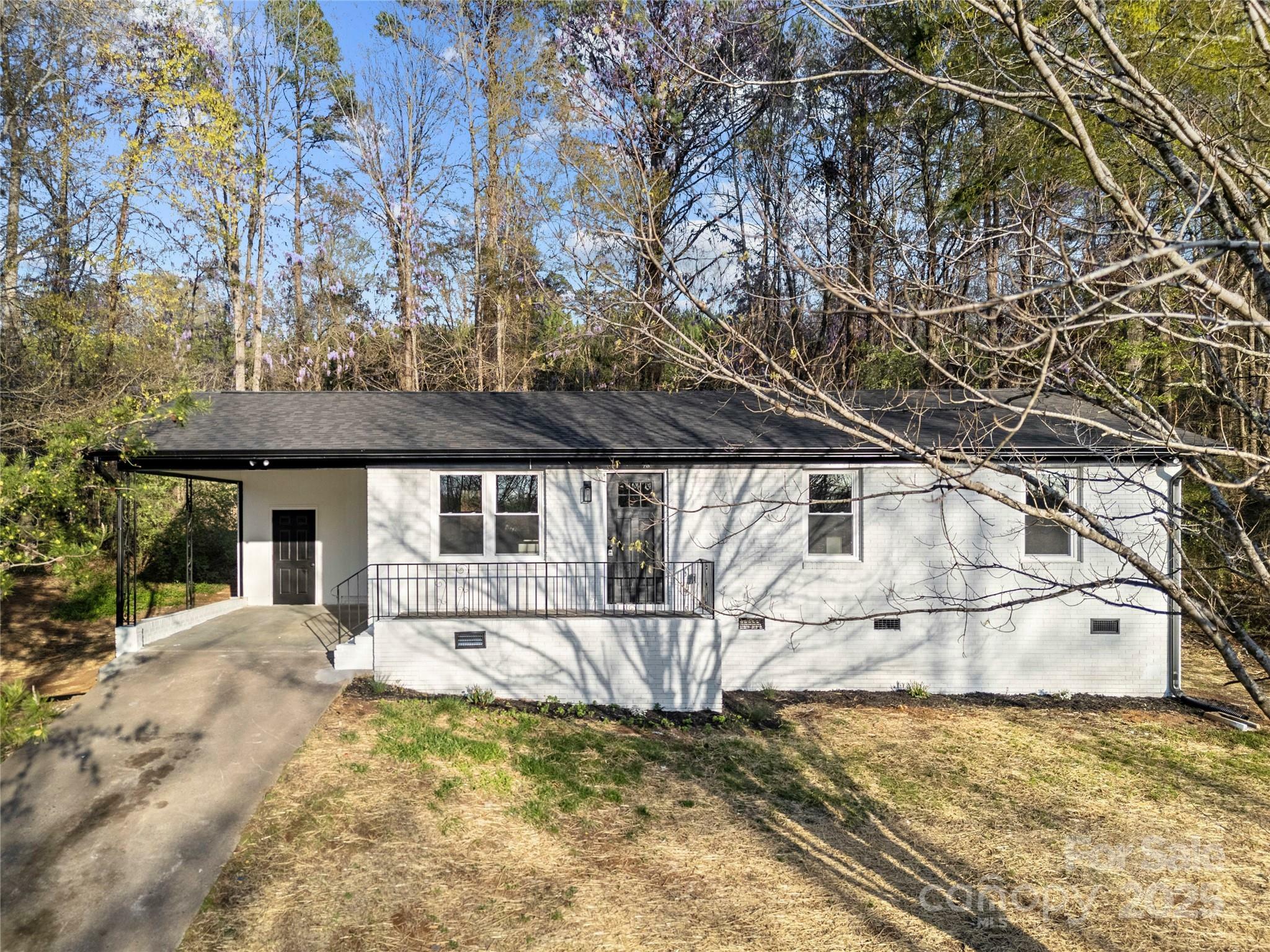 Property Photo: 2120 Green Oak Drive NC 28152
