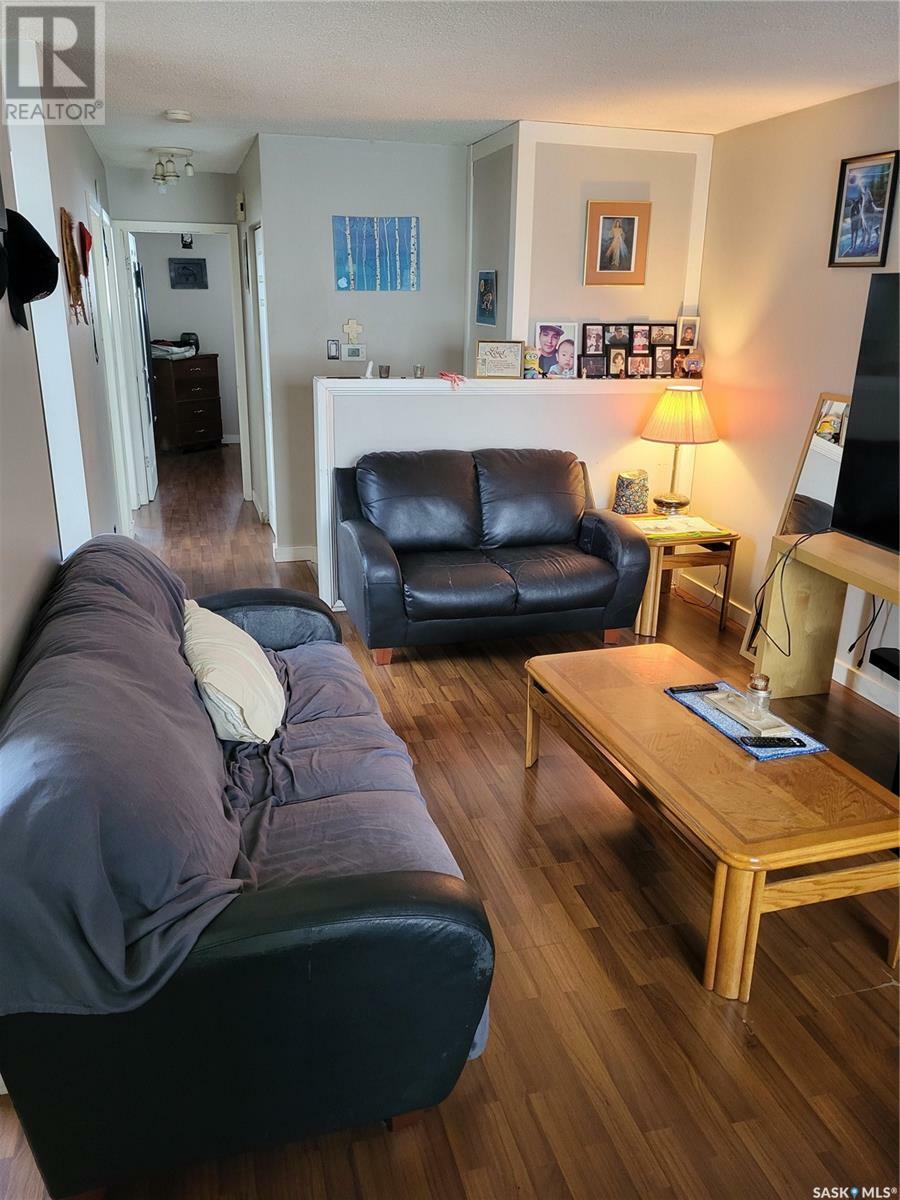 Property Photo: 222 M Avenue N SK S7L 2S3