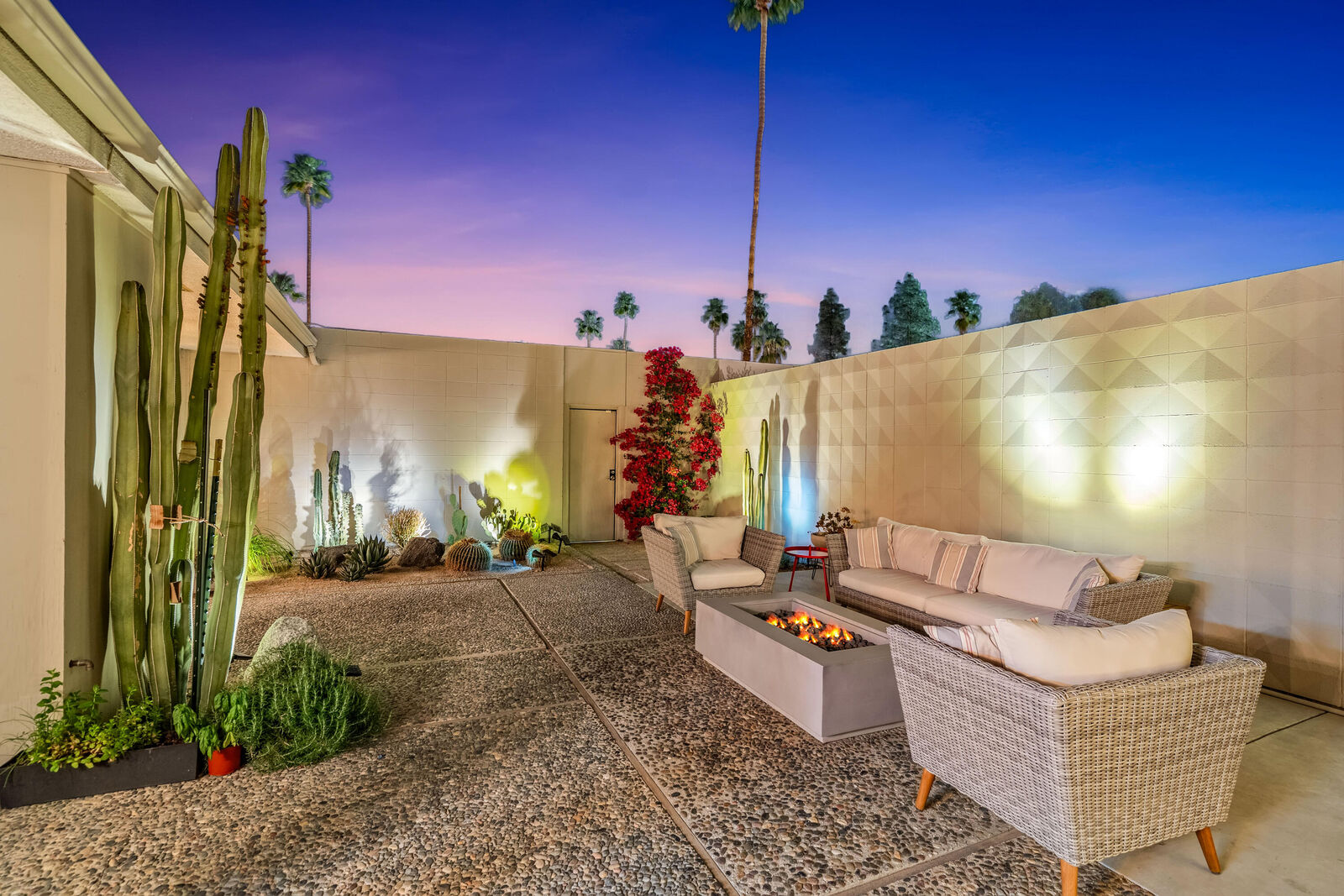 Property Photo:  72507 El Paseo 901  CA 92260 