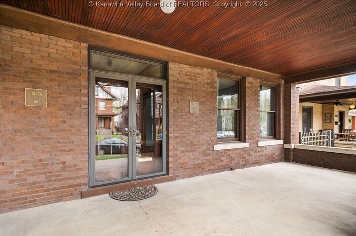 Property Photo:  1573 Quarrier Street  WV 25301 