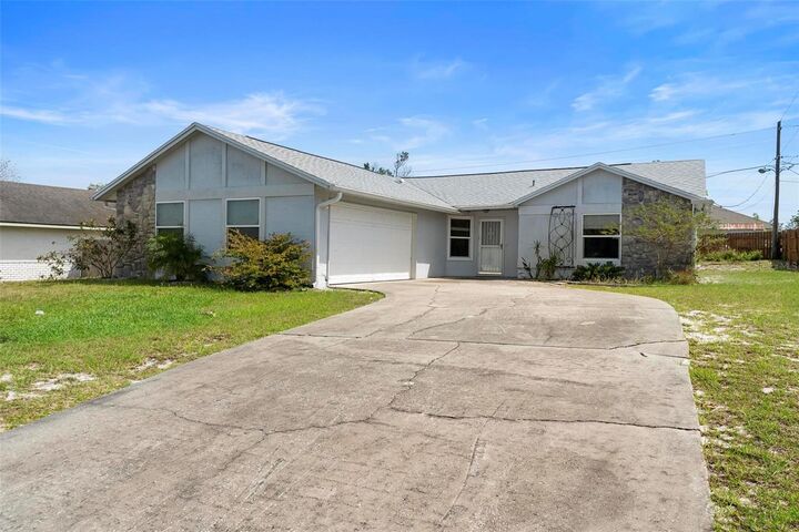 Property Photo: 2351 Montano Street FL 32738