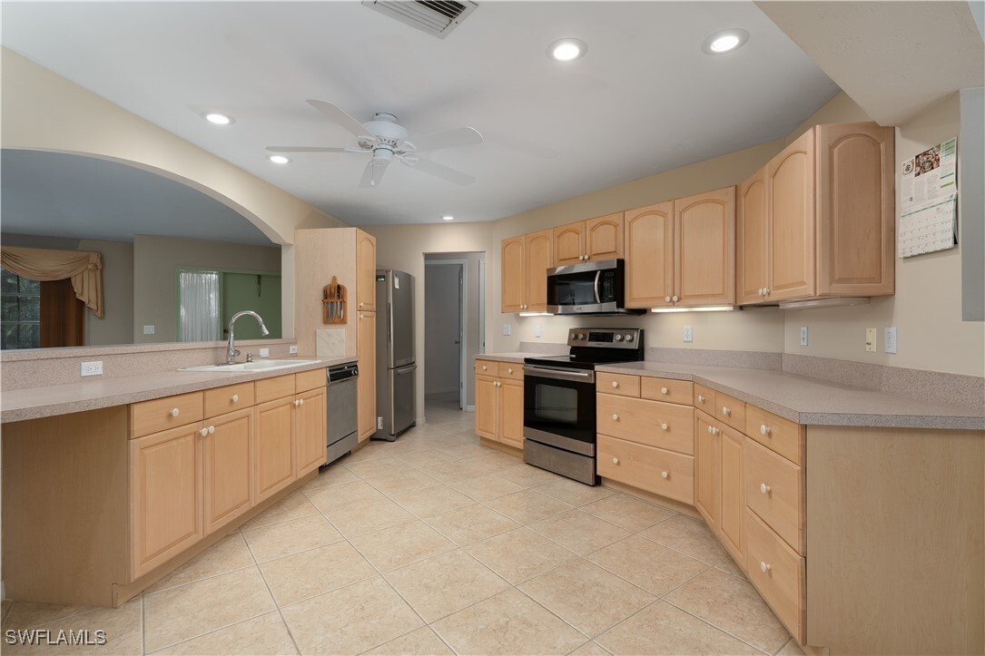 Property Photo:  112 Fairway Circle  FL 34110 