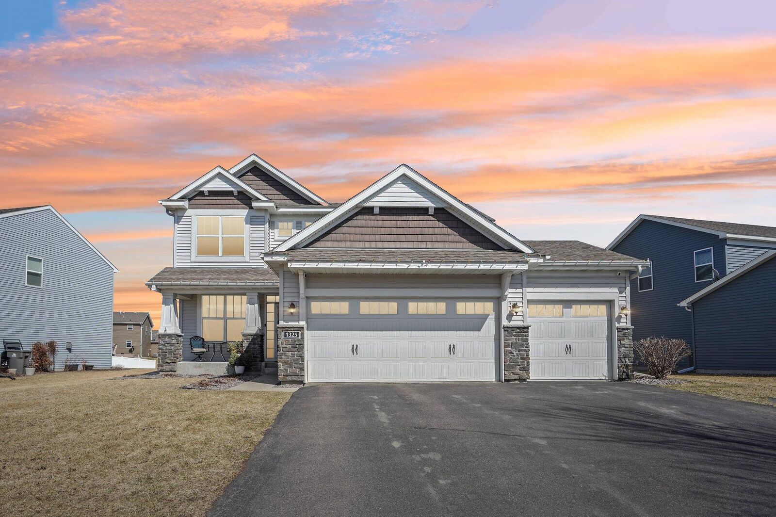 Property Photo:  1325 Interlaken Parkway N  MN 55387 