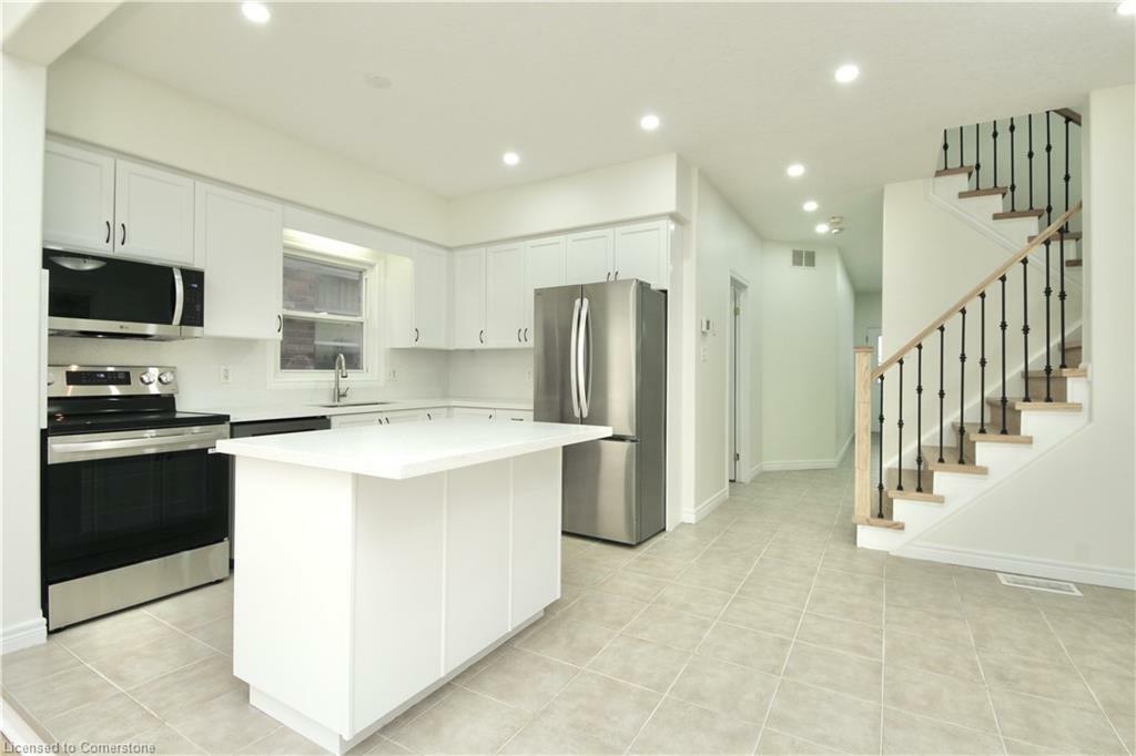 Property Photo: 38 Verona Street ON N2R 1T4