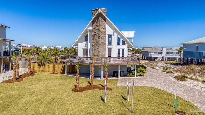 Property Photo: 1107 Ariola Dr FL 32561