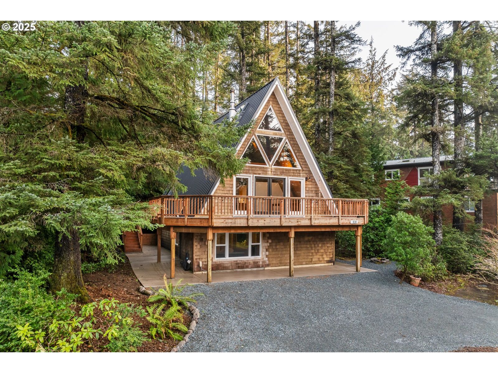 Property Photo:  108 College Ave  OR 97130 