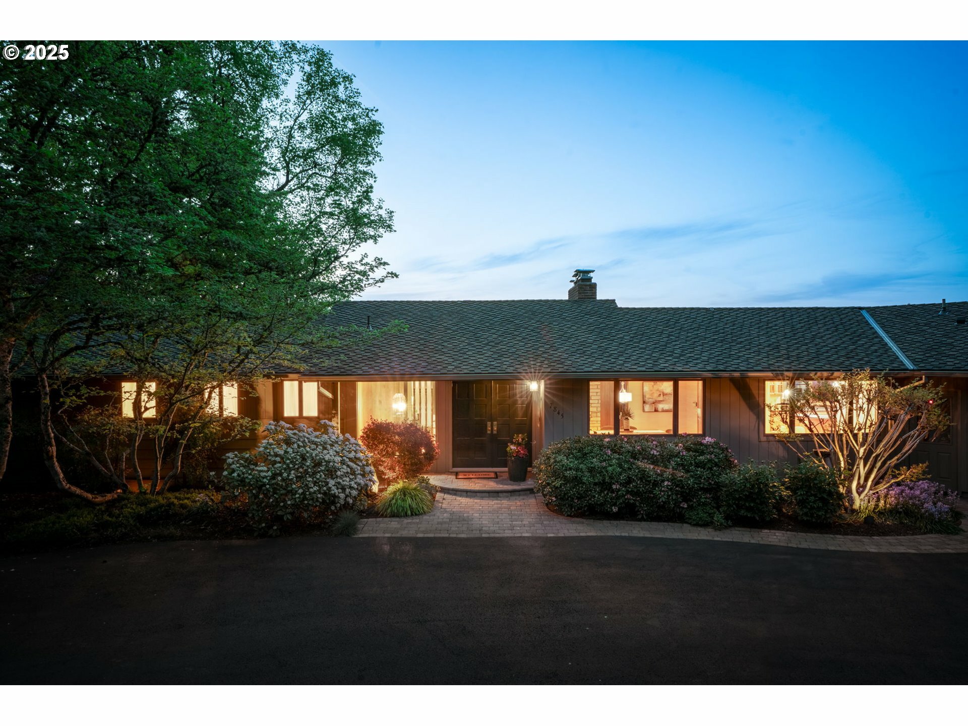 Property Photo: 7845 SW Miller Hill Rd OR 97007