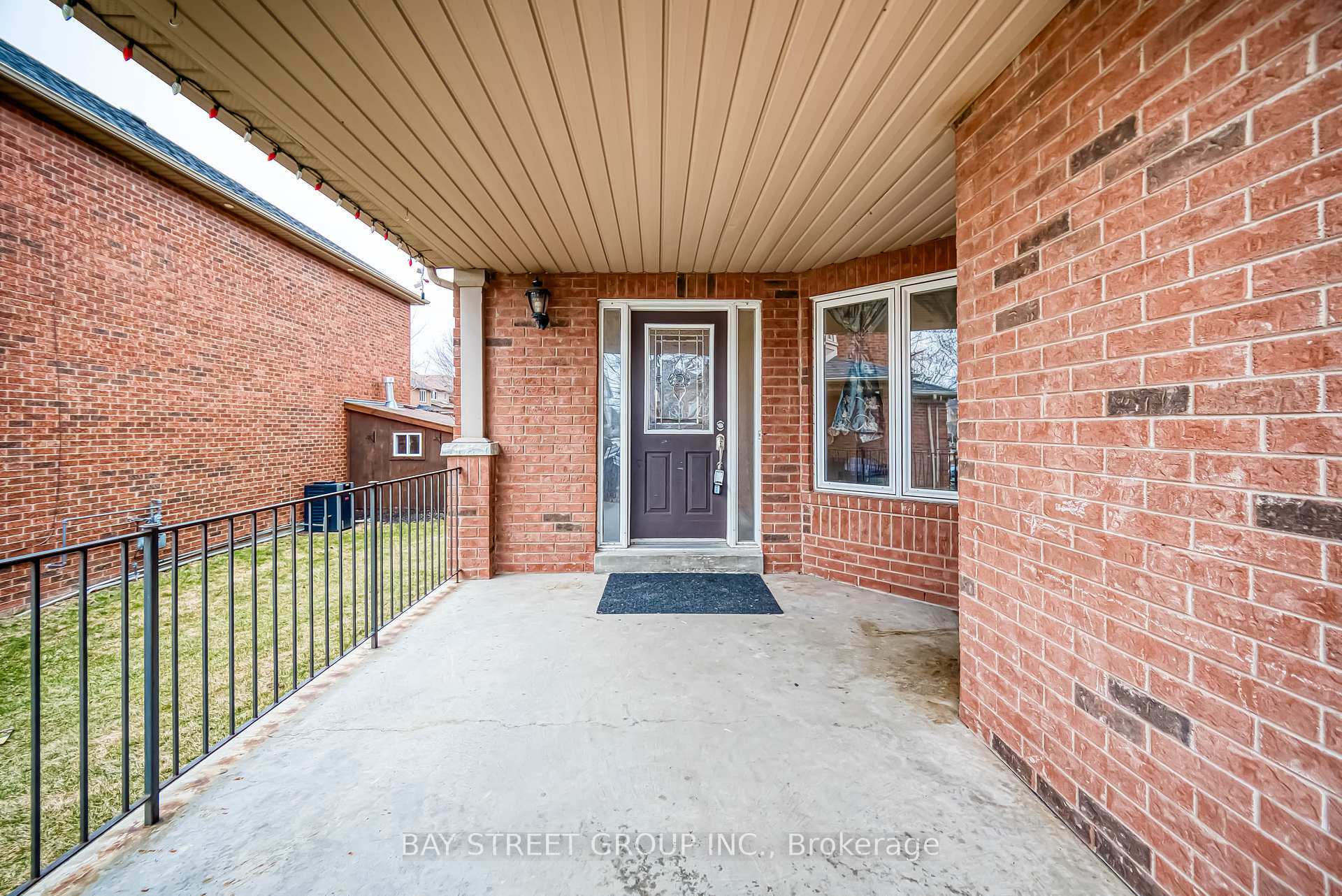 Property Photo: 4 Pitfield Avenue ON L1R 2P7
