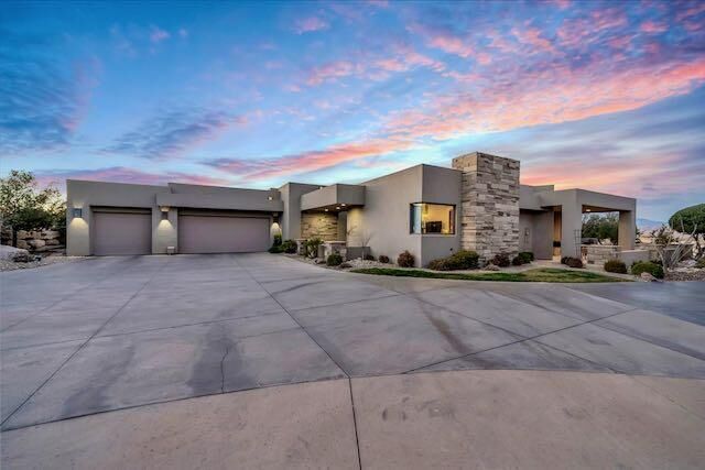 Property Photo: 2040 S Pinnacle Cir UT 84790