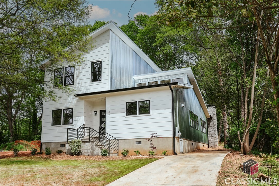 Property Photo: 143 Mulberry Street GA 30601