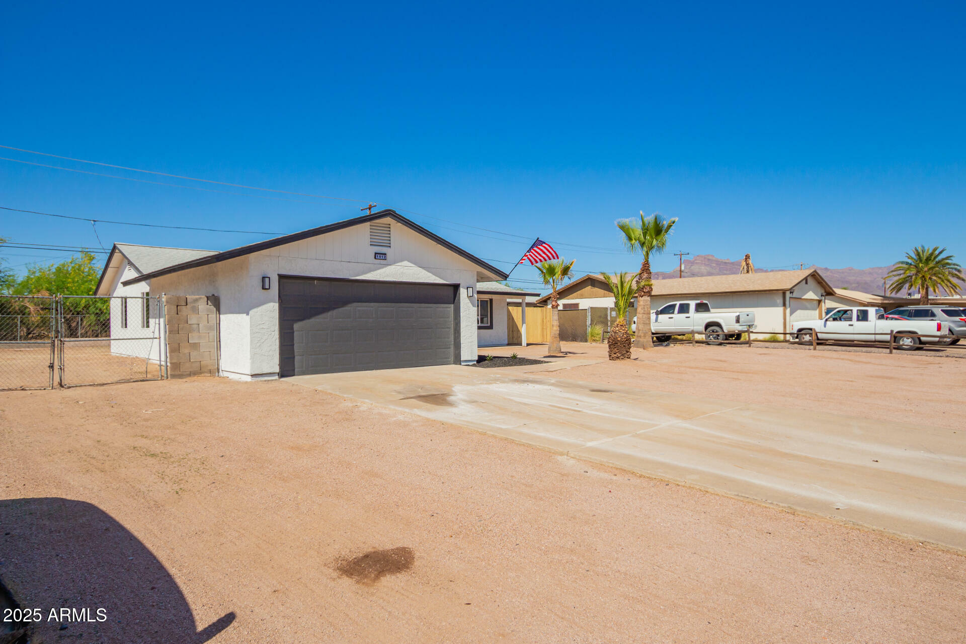Property Photo: 1012 E Estevan Avenue AZ 85119