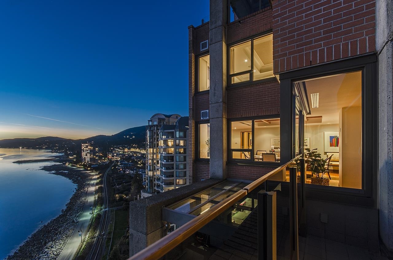 Property Photo: 2250 Bellevue Avenue 10 BC V7V 1C6