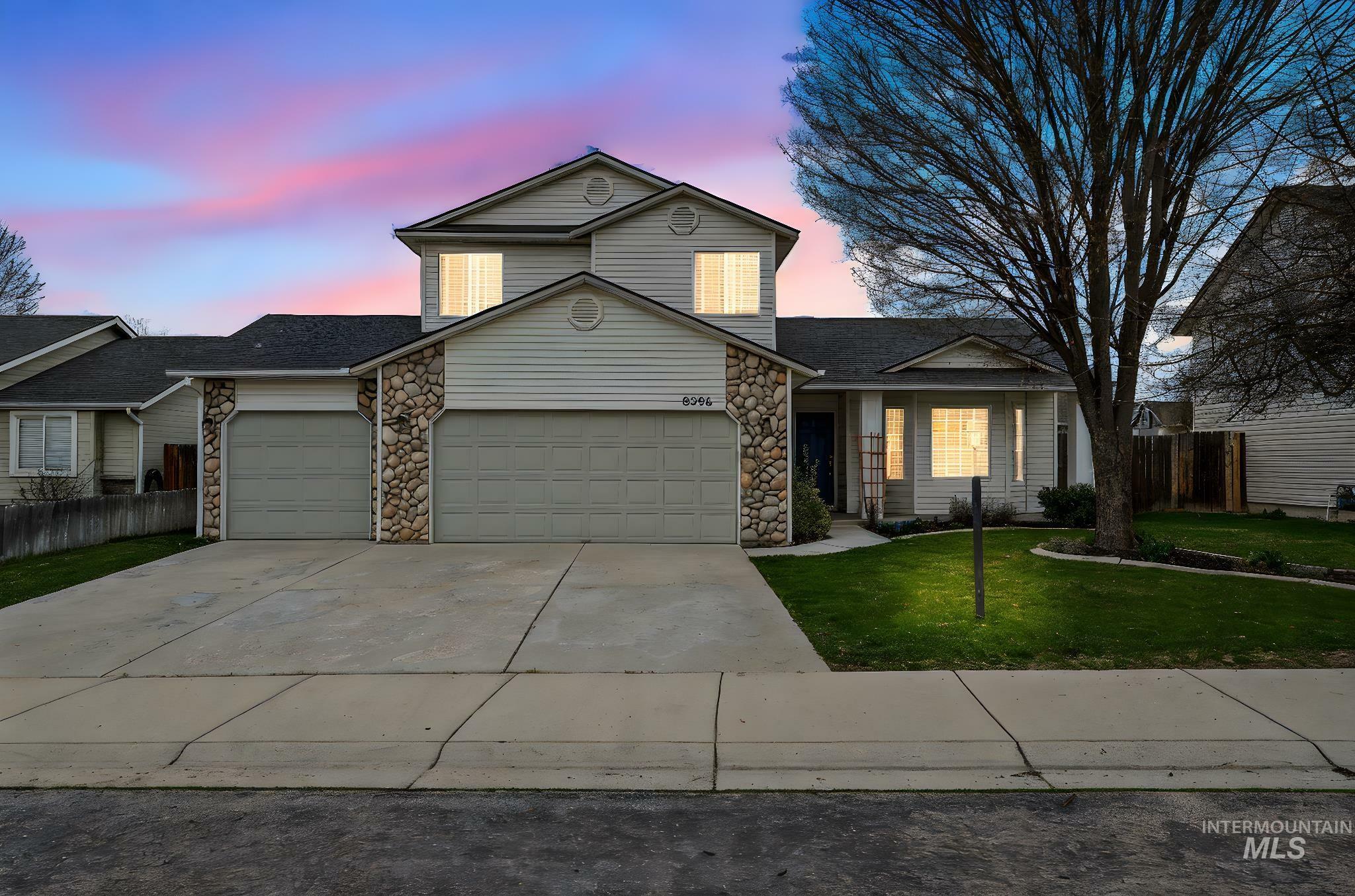 Property Photo: 8586 W Falling Star St ID 83709