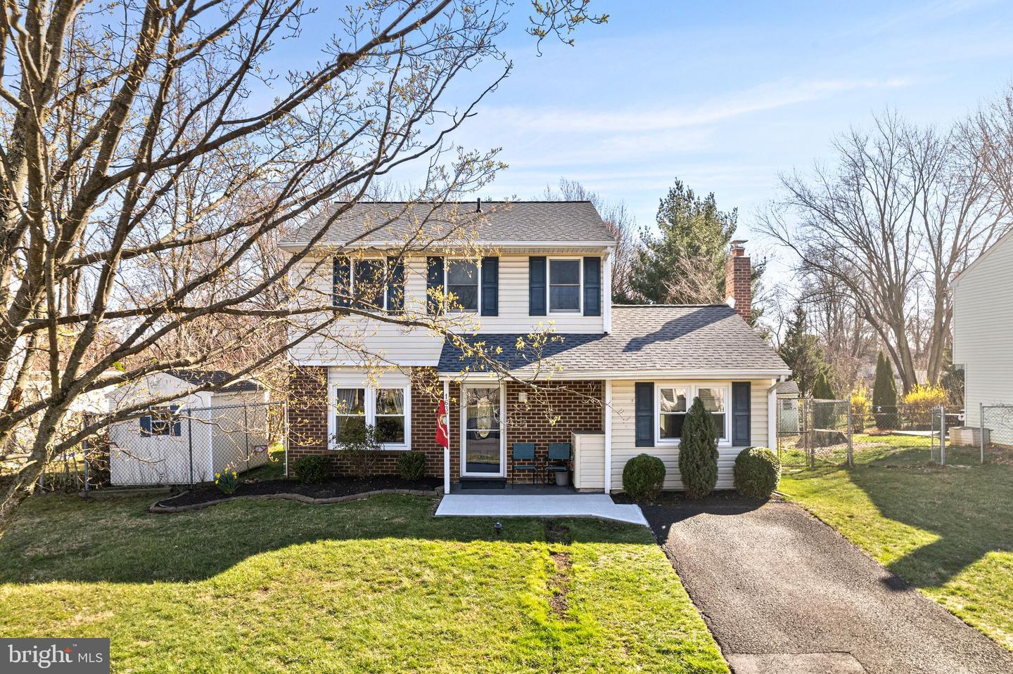 Property Photo:  1637 Point Drive  PA 19020 