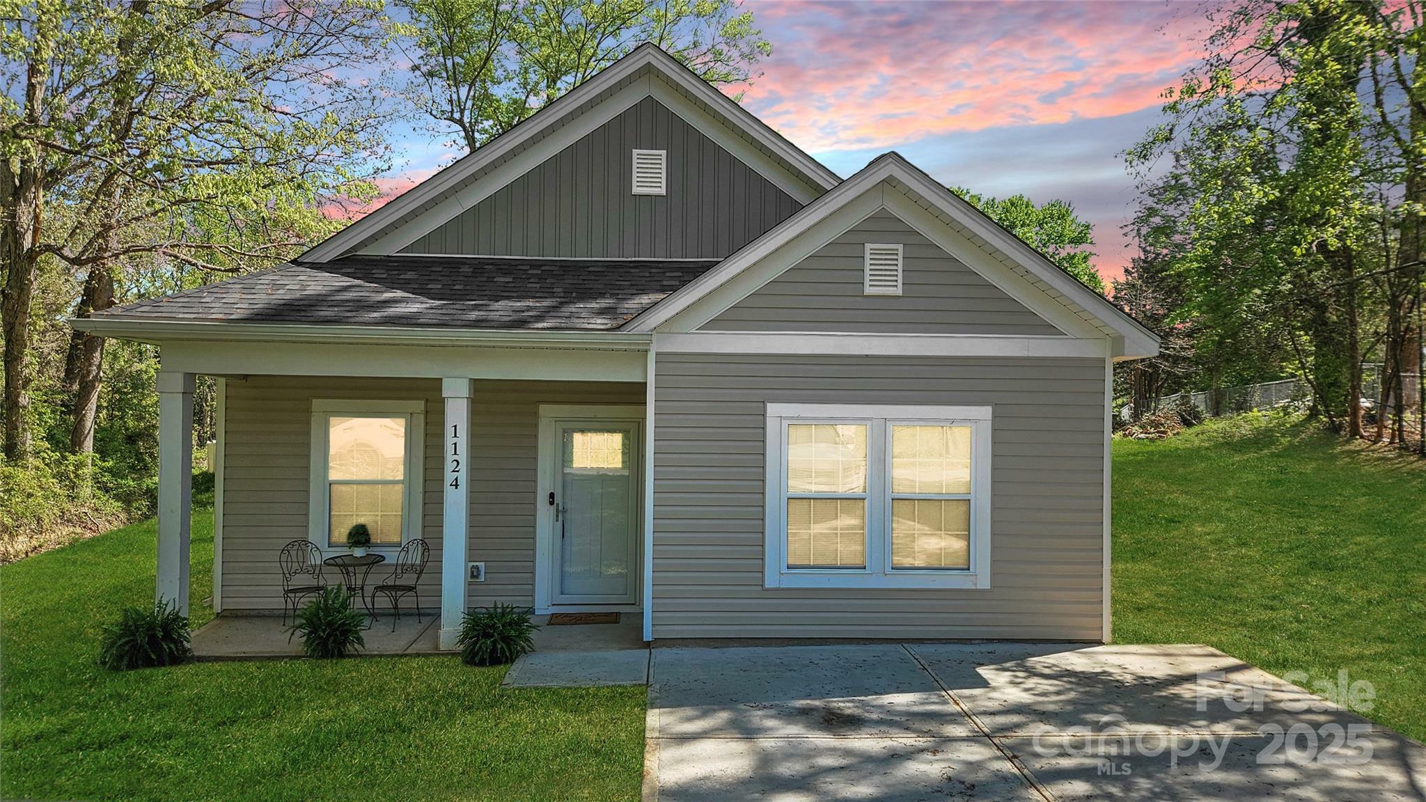 Property Photo: 1124 Clouse Street NC 28052