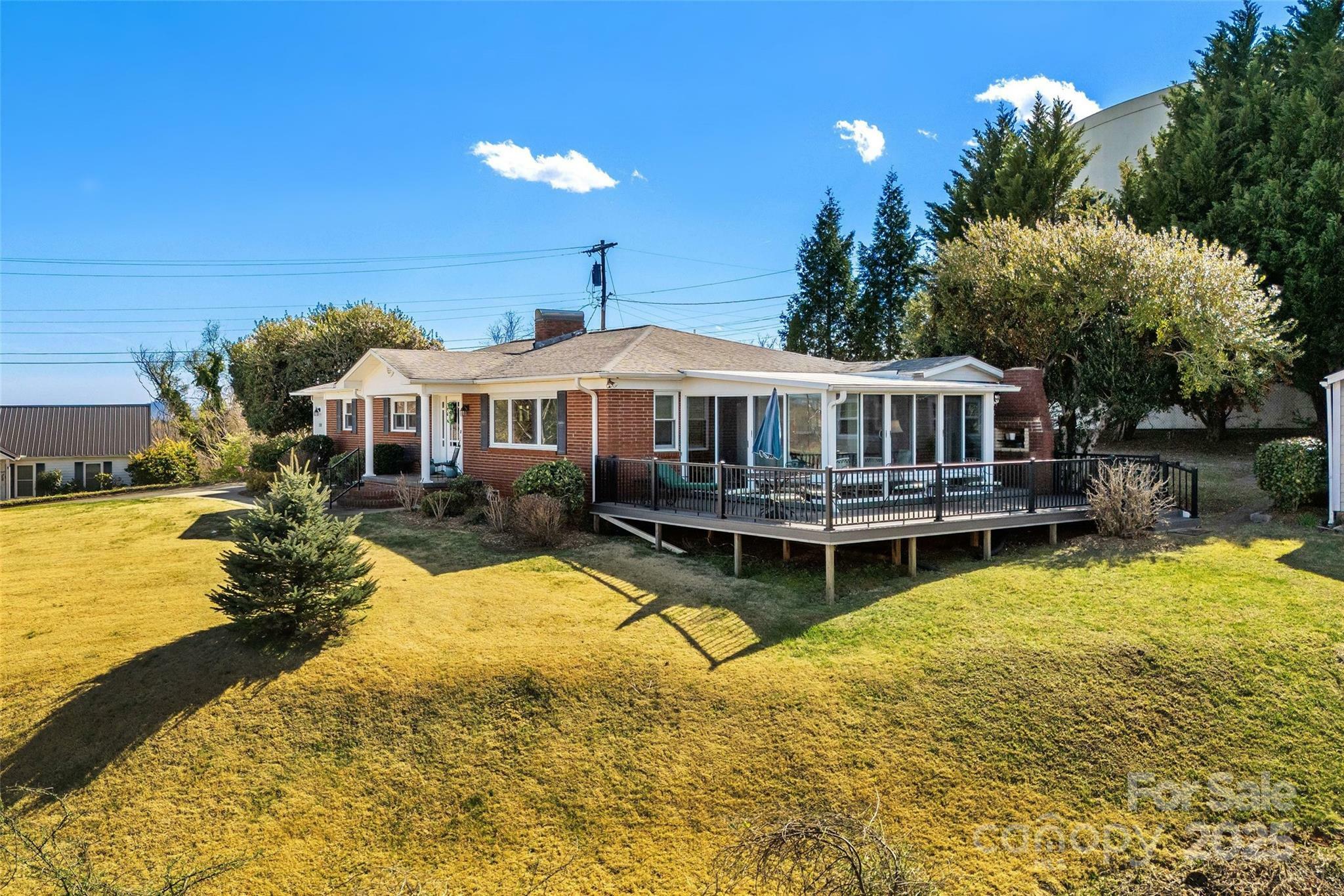 Property Photo: 100 Summit Street NC 28752