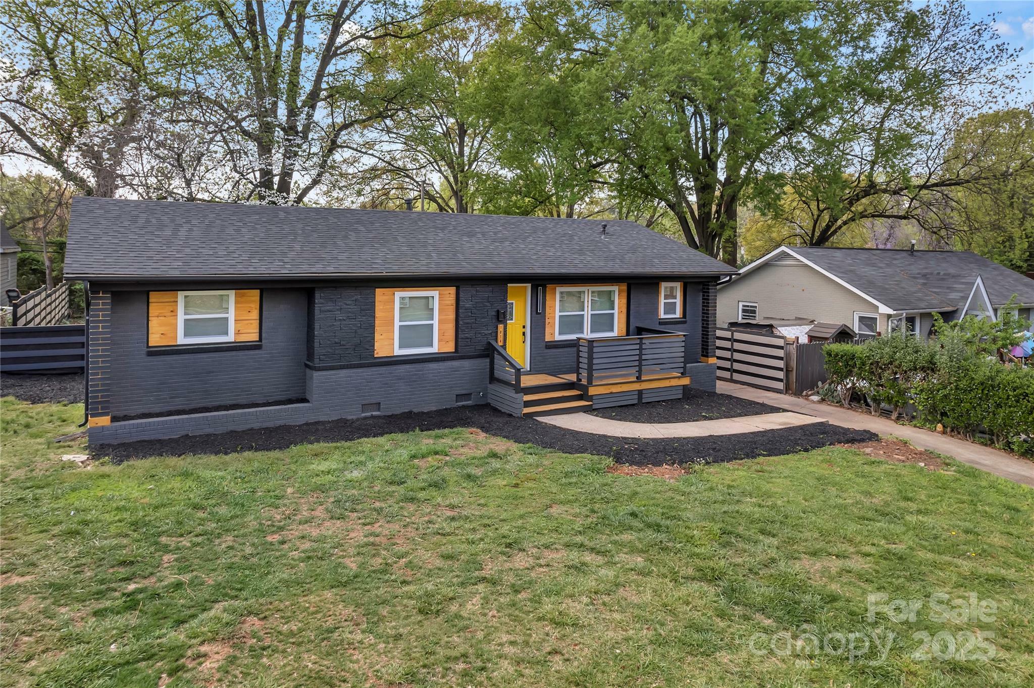 Property Photo:  1814 Eastway Drive  NC 28205 