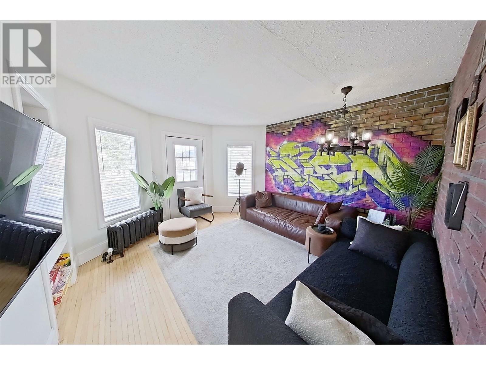 Property Photo:  135 12th  S Avenue  BC V1C 2Y9 