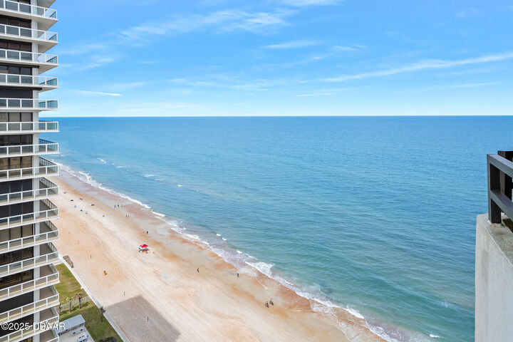 Property Photo: 2900 N Atlantic Avenue 2003 FL 32118