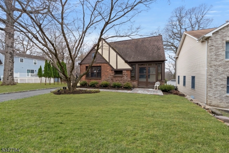 47 Freeman St  Roseland Boro NJ 07068 photo