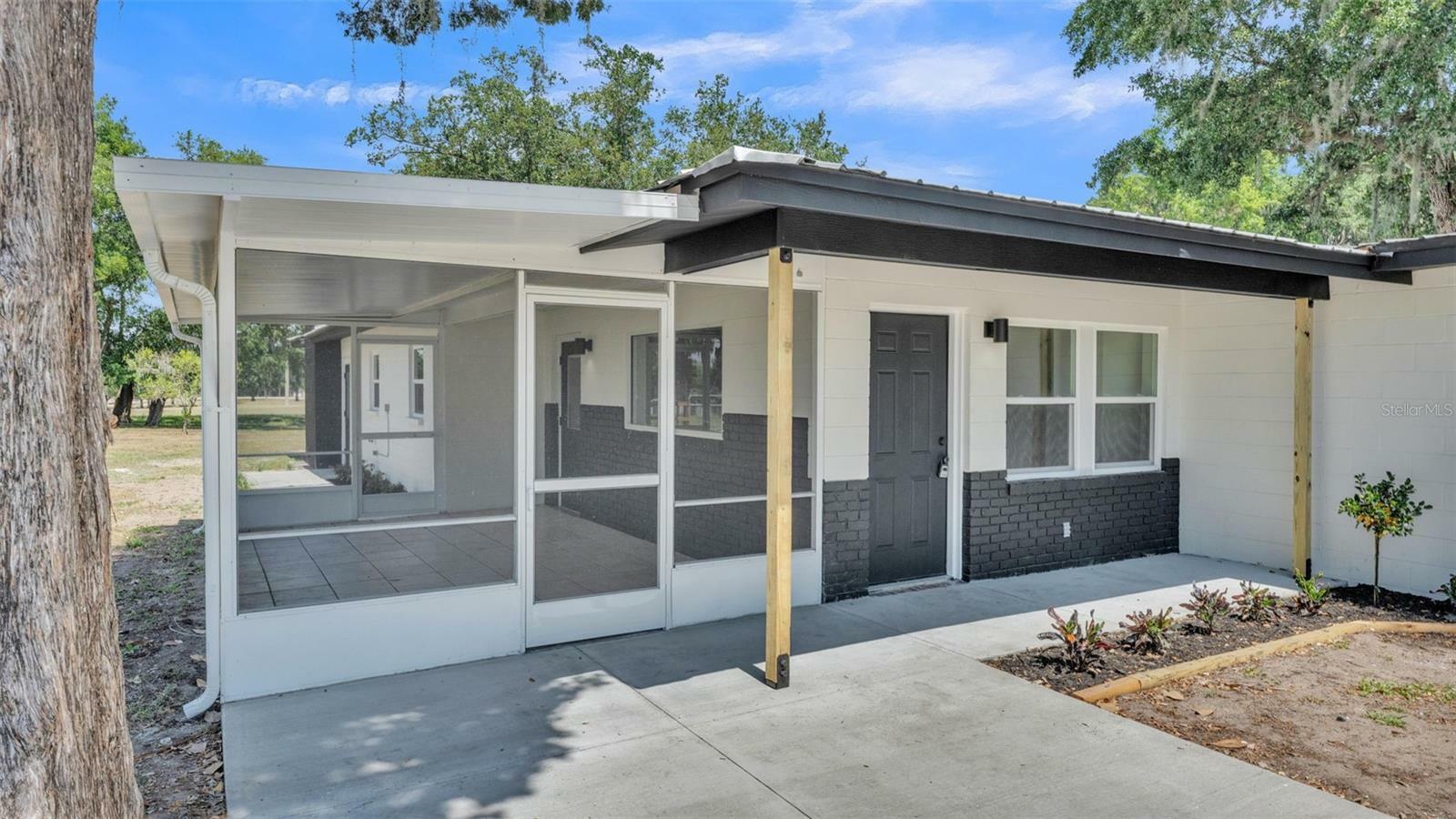 Property Photo: 1650 W McLeod Street FL 33830