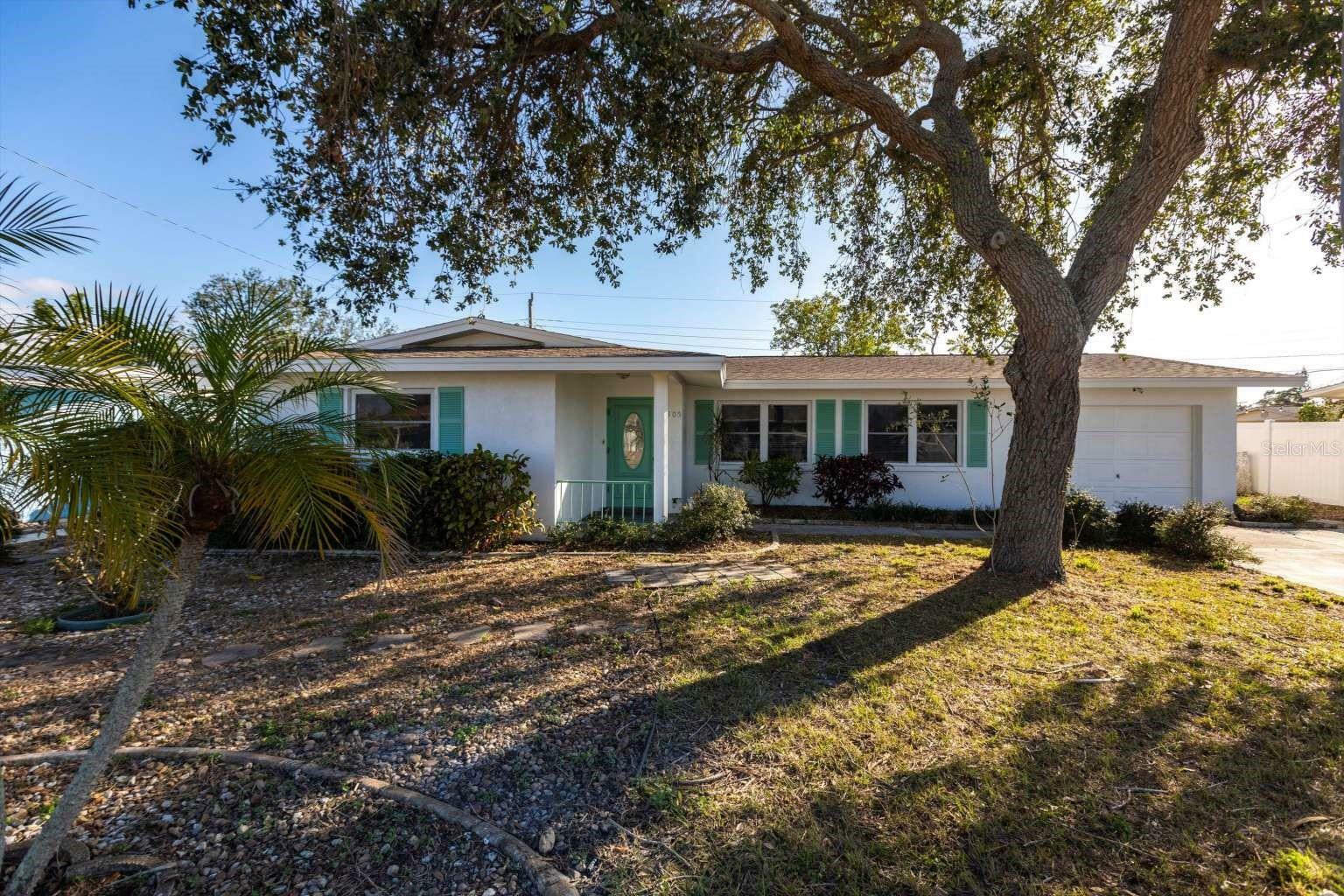 Property Photo: 2905 23rd Avenue W FL 34205