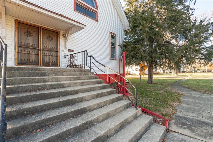 Property Photo:  269 Chicago Street  IL 61735 