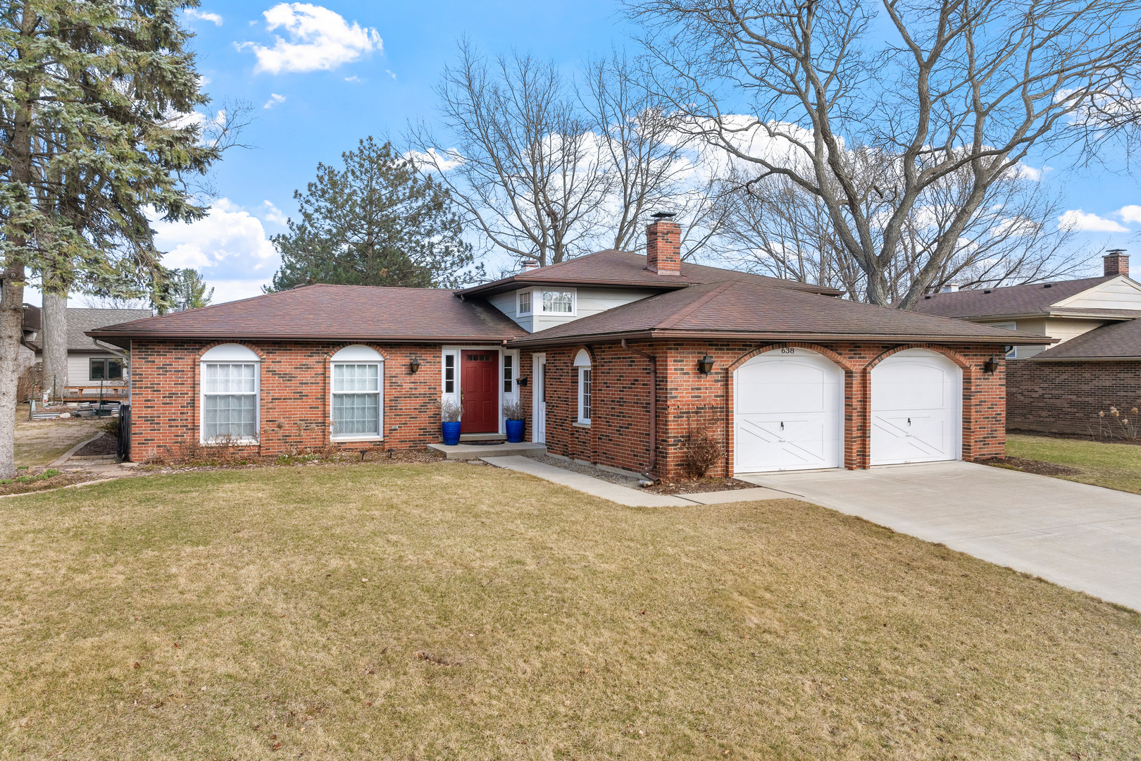 Property Photo: 638 Nordic Court IL 60048