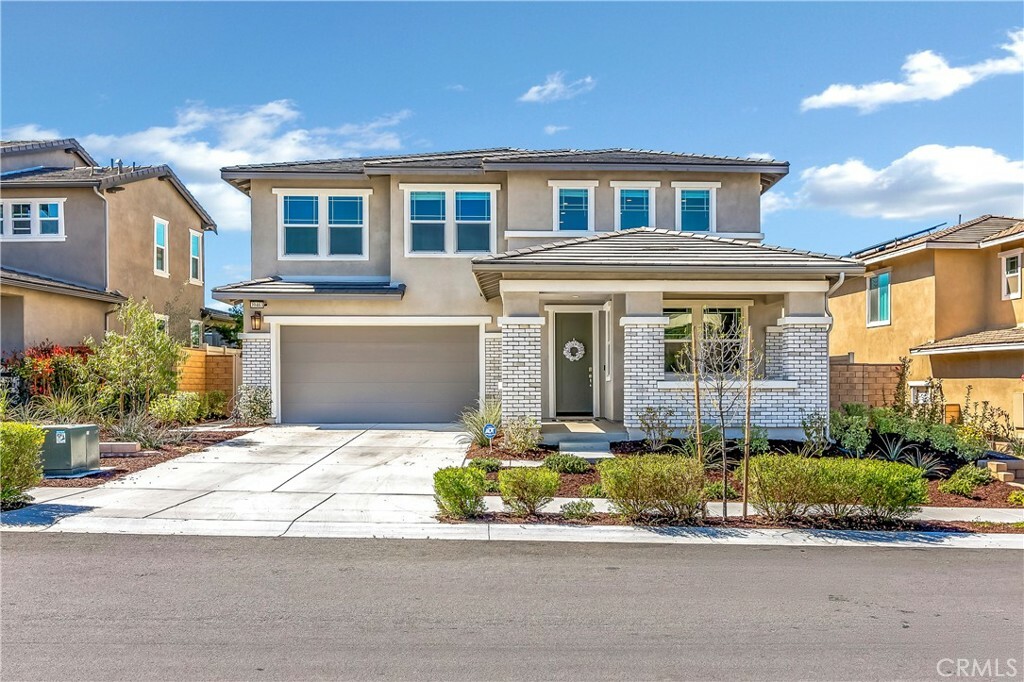 Property Photo: 39463 Dayspring Way CA 92591