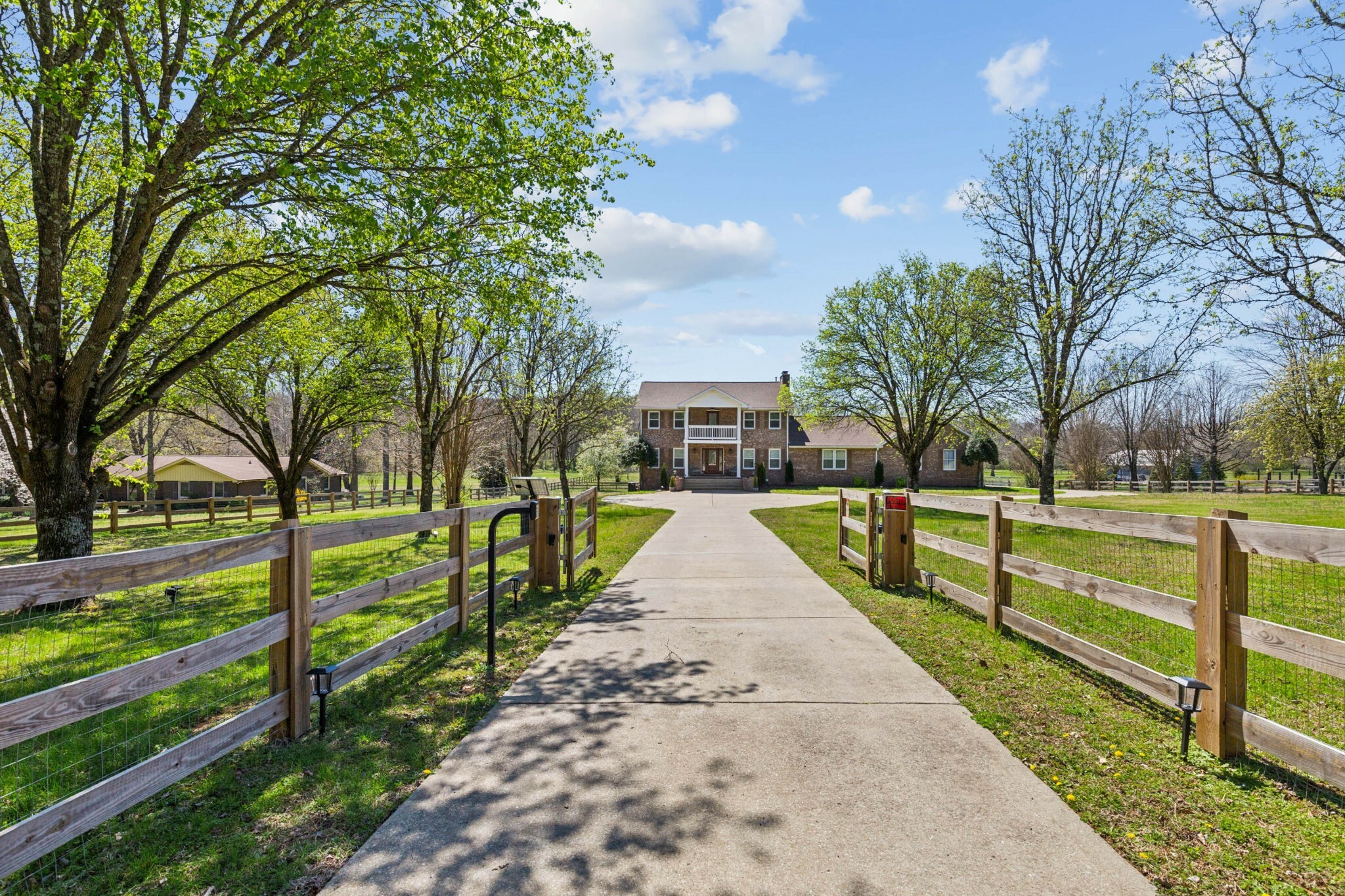 Property Photo: 6549 Holt Rd TN 37211