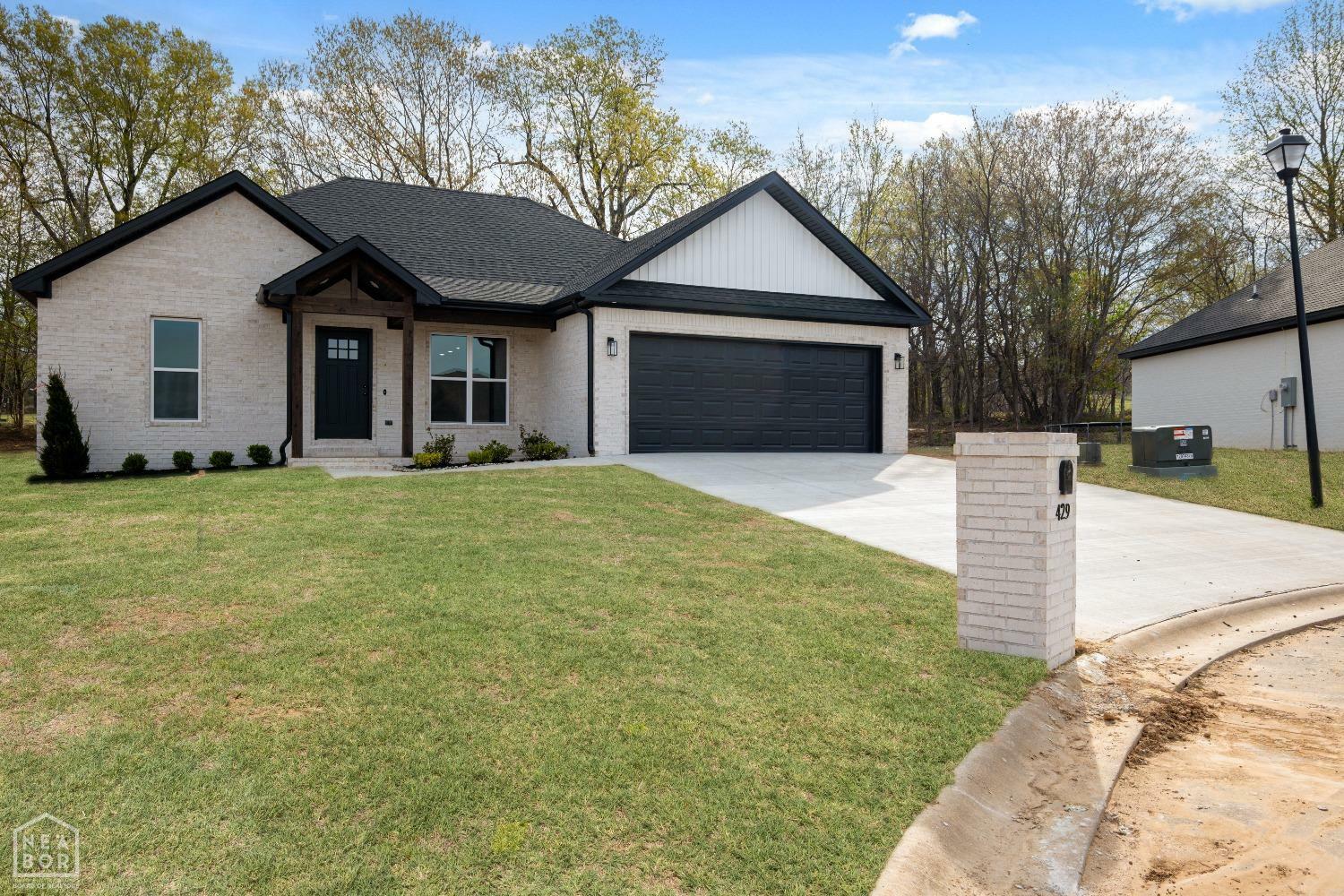 Property Photo: 429 Gia AR 72416