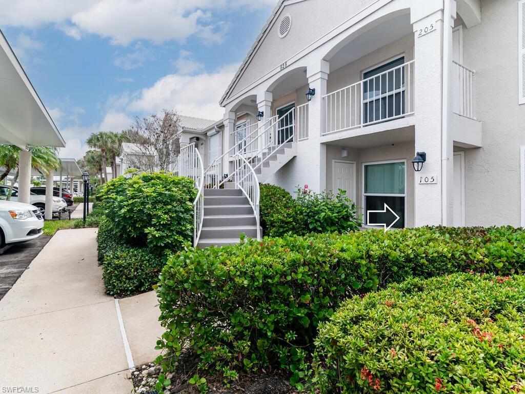 Property Photo: 828 Gulf Pavilion Dr S 105 FL 34108