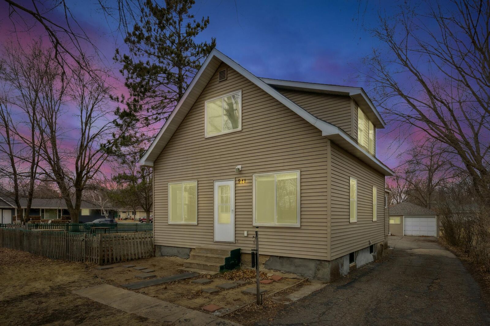 Property Photo:  941 Railroad Avenue  MN 56307 