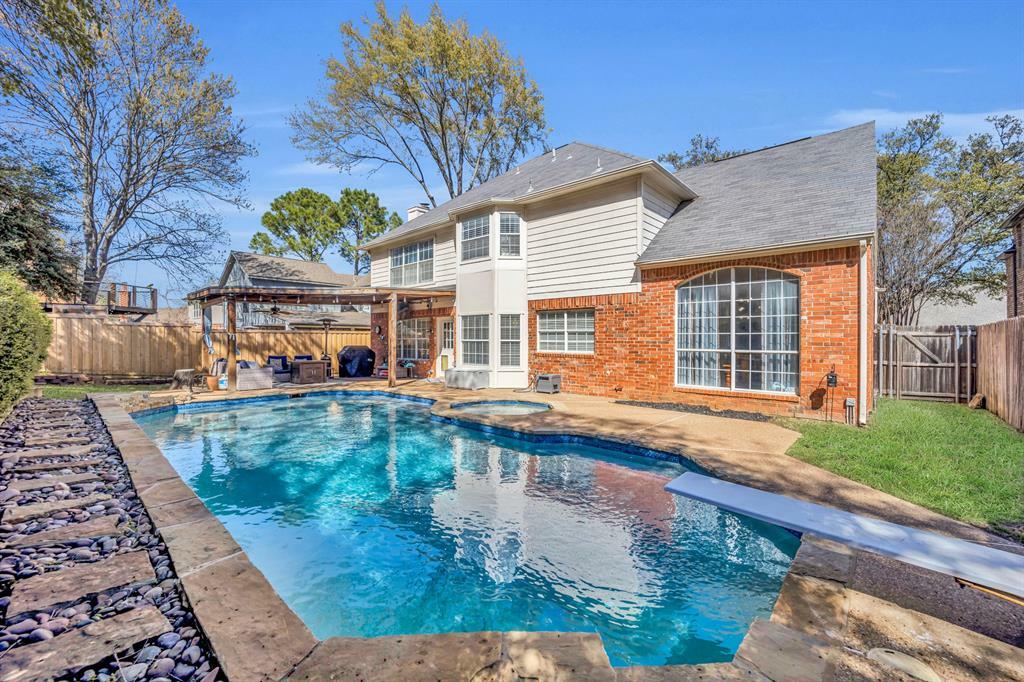 Property Photo: 729 Bear Run Drive TX 76051