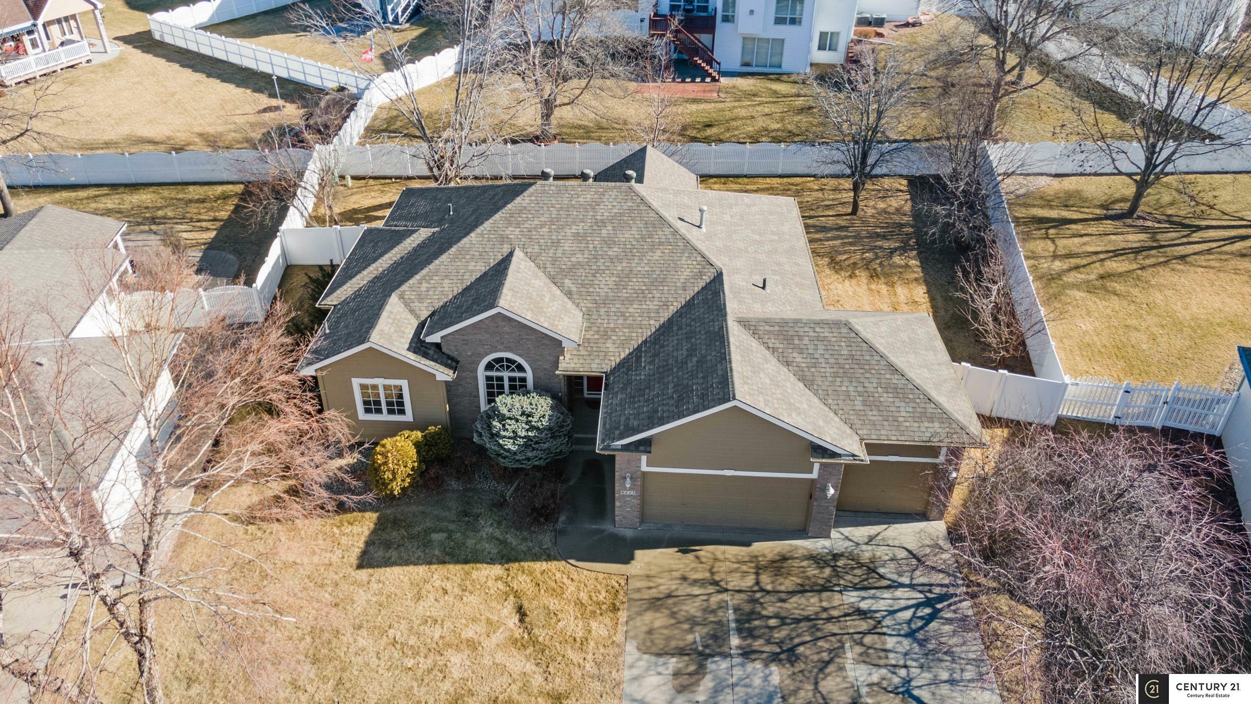 Property Photo: 9425 Valley View Drive NE 68128