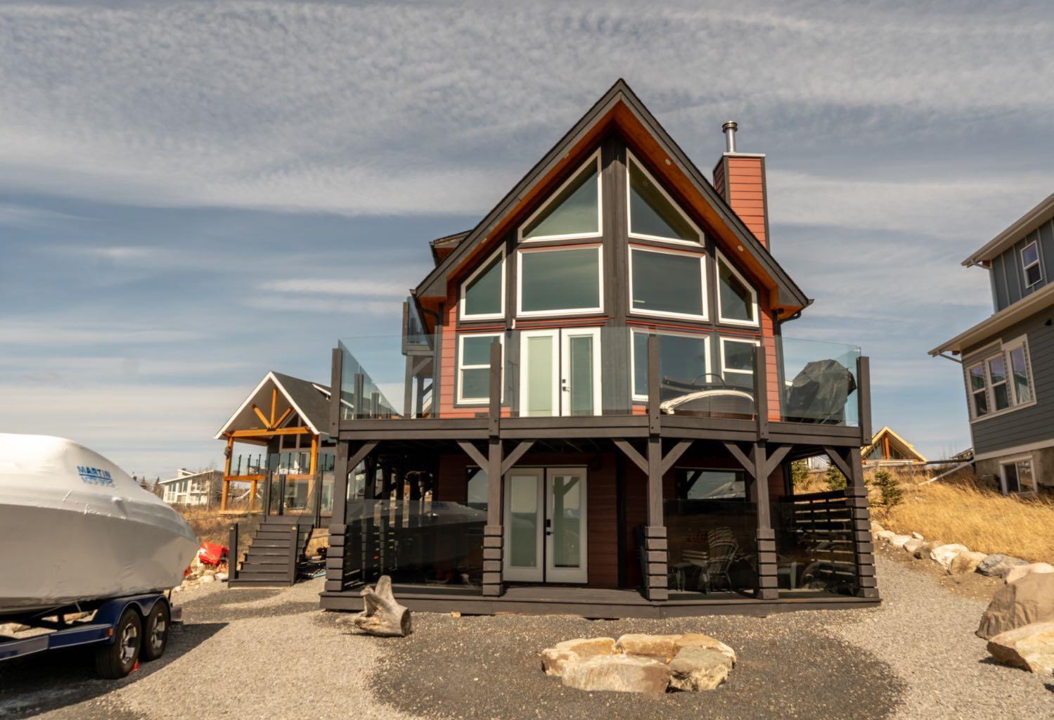 Property Photo:  456 Cottageclub Cove  AB T4C 1B1 