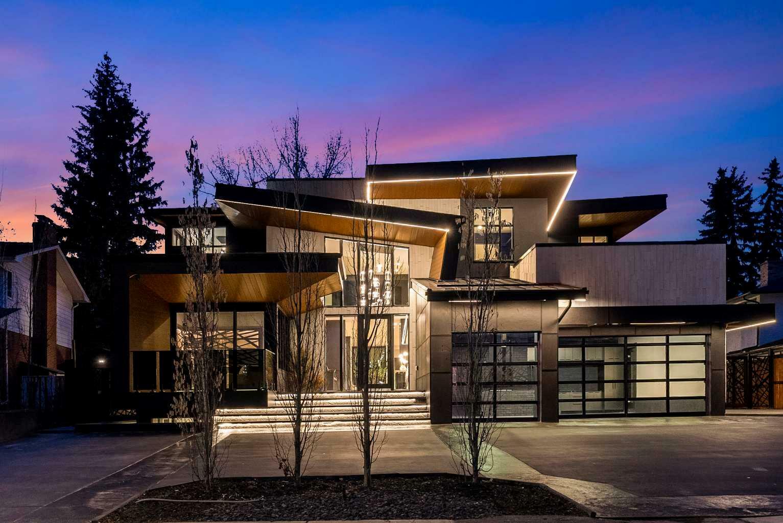Property Photo: 1016 Beverley Boulevard SW AB T2V 2C5