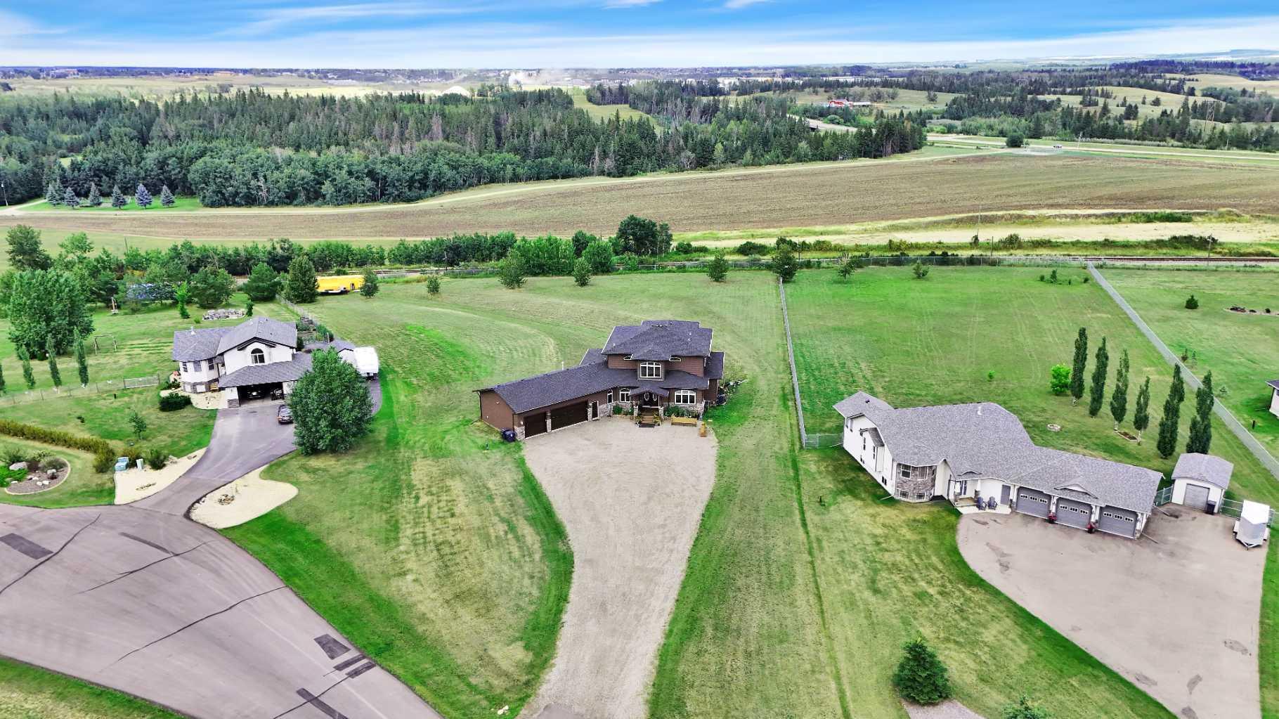 Property Photo: 27240 Township Road 392 242 AB T4S 1X5